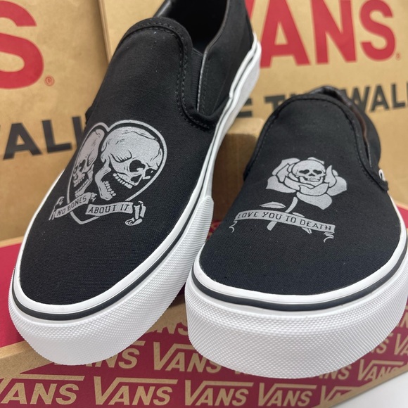 Vans Men’s Classic Slip-On Love You To Death Black/ White SneakersVN0A5JMH6BT